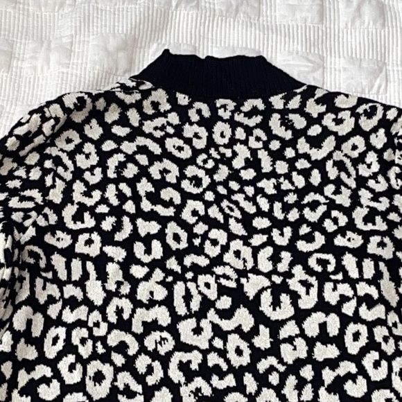 Leopard/gold Print Cardigan, size 2 - Picture 7 of 11